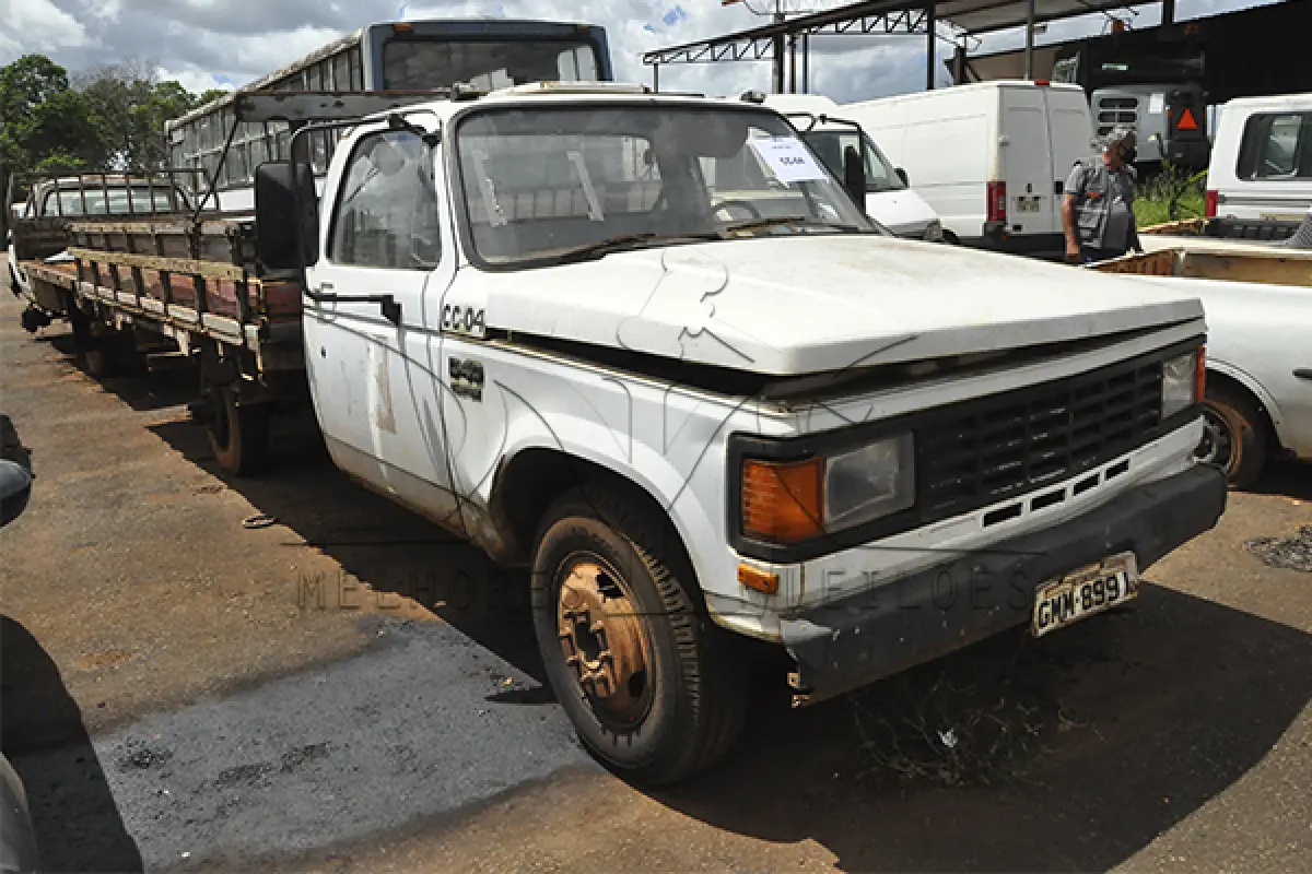 LOTE 042 - GM Chevrolet D40  - 1990 1990 - Branco - GMM-8891