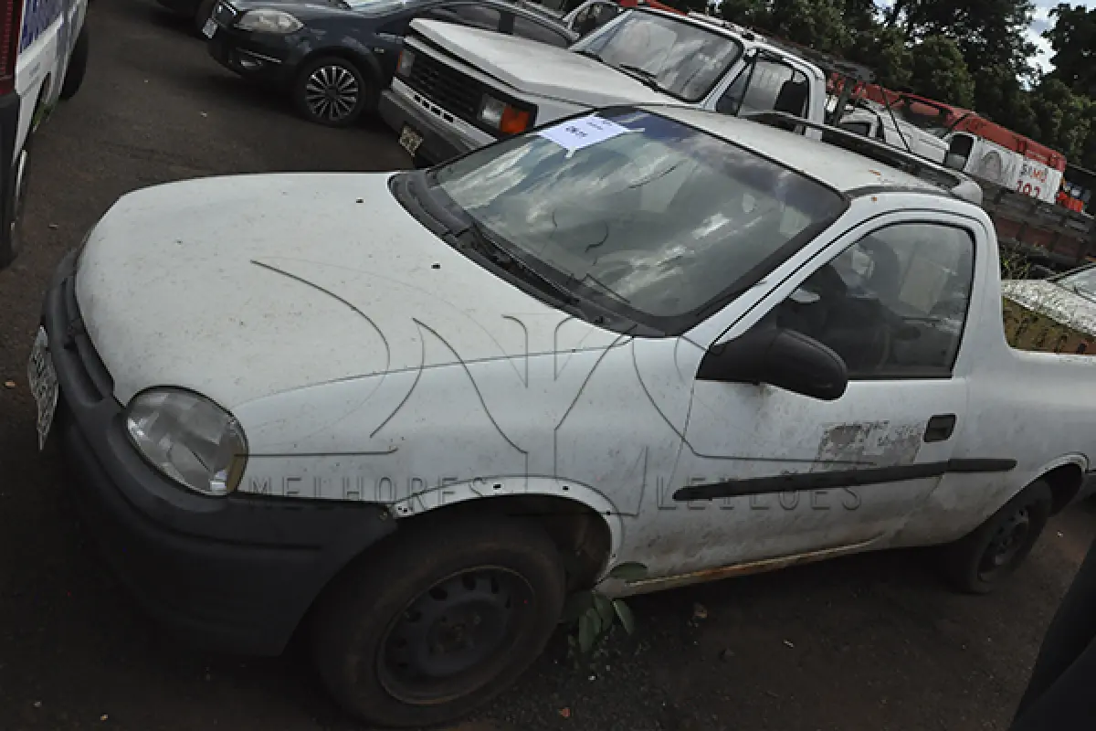 LOTE 037 - GM Corsa GL  - 1998 1999 - Branca - HMG-0186