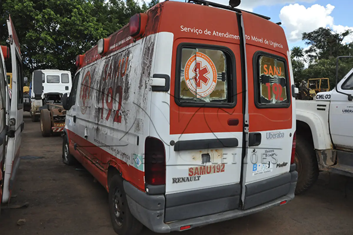 LOTE 045 - SUCATA  - RENAUT MASTER ROTANAMB - 2006 2006 -  HMN-6560