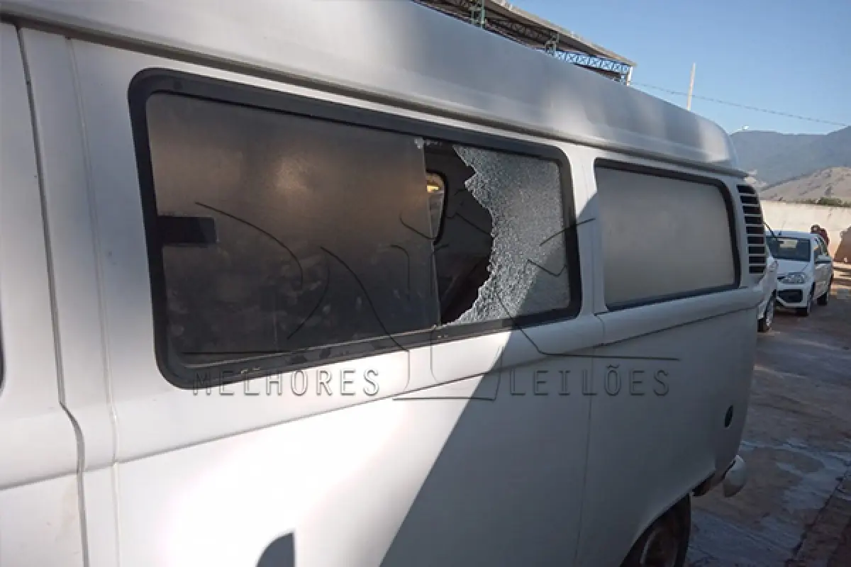 LOTE 003 - VW KOMBI - PLACA OPM7983 - ANO 2012 2013