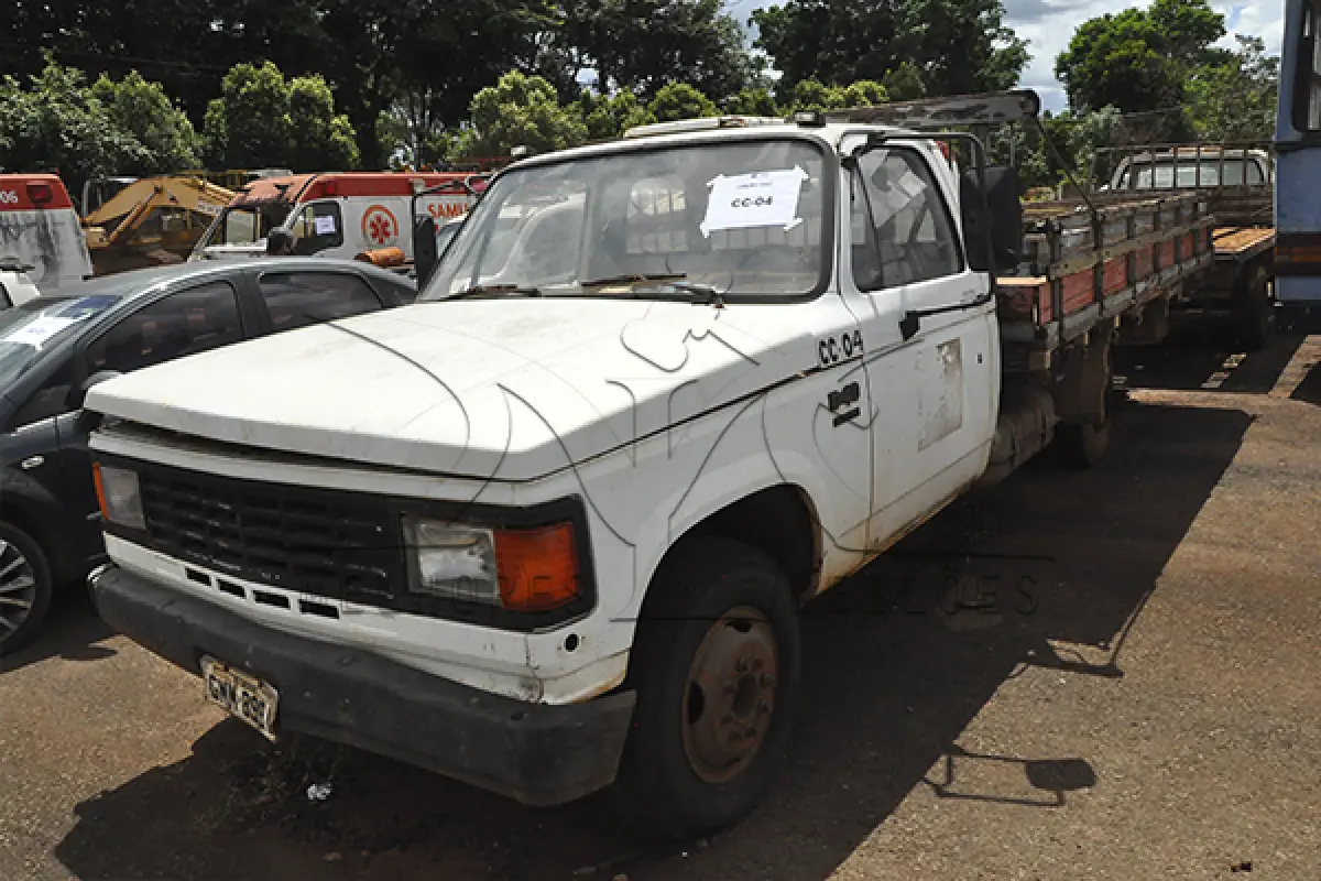 LOTE 042 - GM Chevrolet D40  - 1990 1990 - Branco - GMM-8891