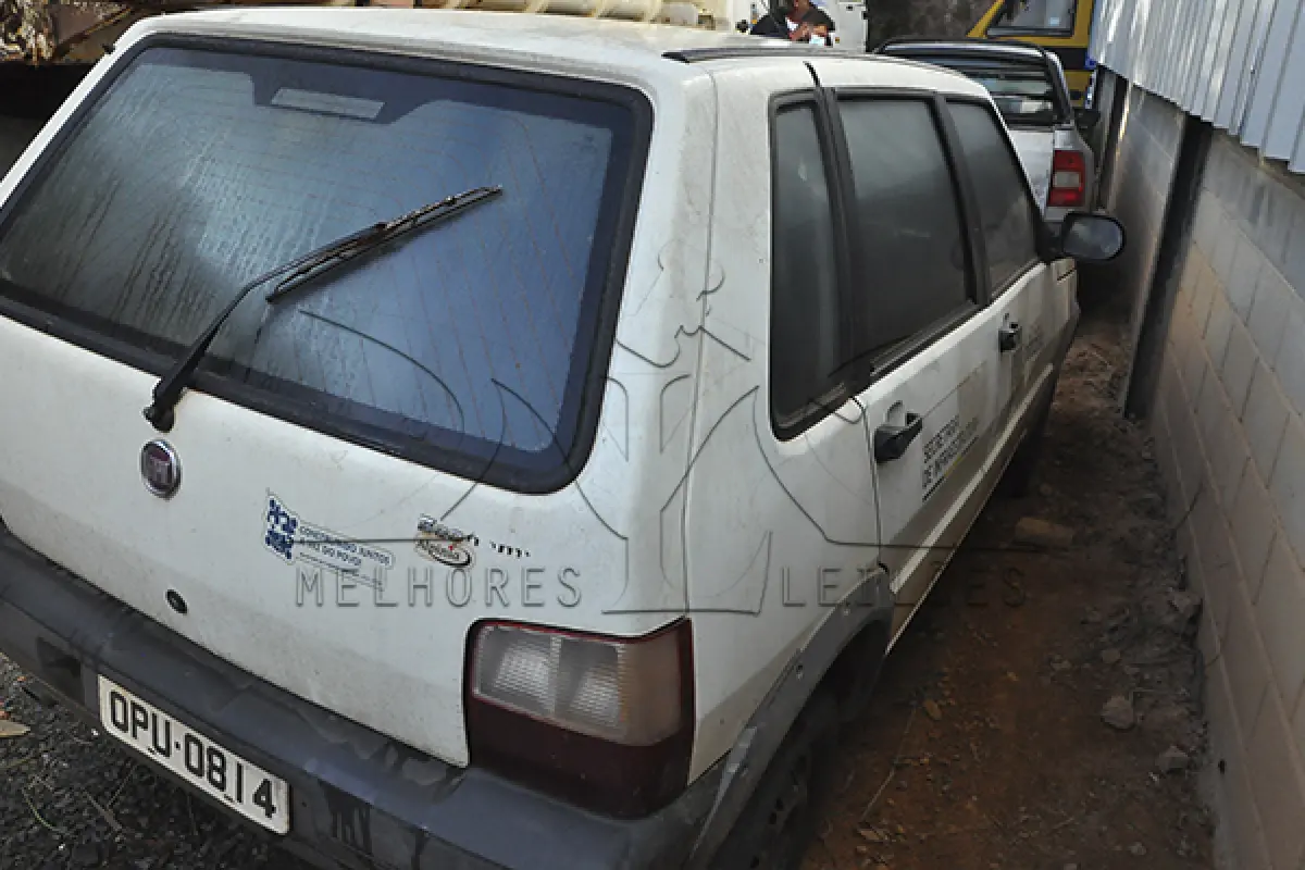 LOTE 017 - FIAT UNO MILLE WAY ECON - PLACA OPU 0814 - ANO 2013 2013