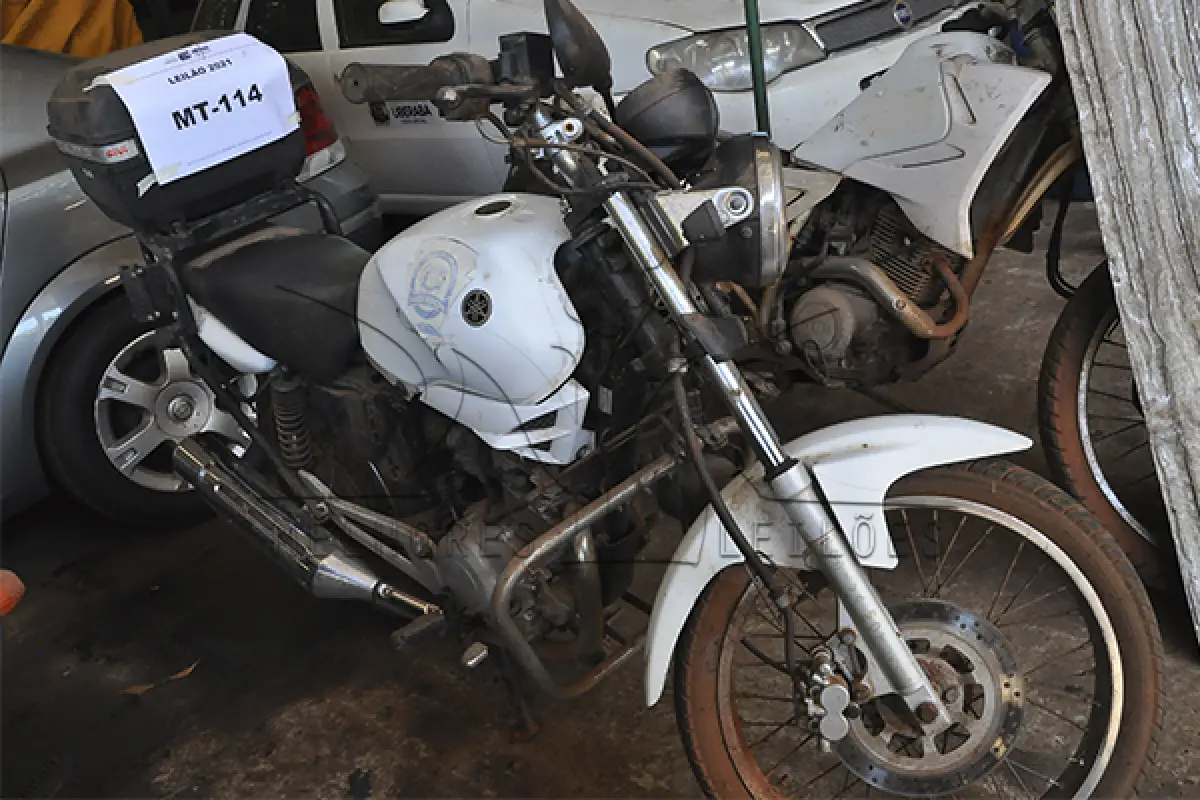 LOTE 009 - Yamaha YBR 125 ED - 2006 2006 - Branca - HDZ-6437