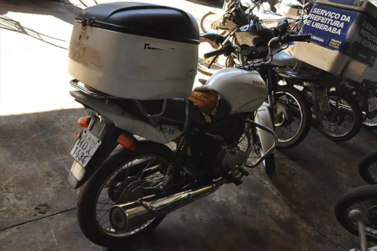 LOTE 002 - Honda CG 150 JOB - 2006 2007 - Branca  - HDX-1634