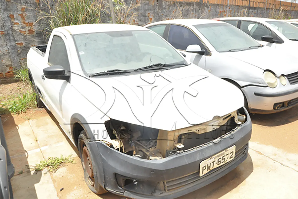 LOTE 027 - VW SAVEIRO CS ST MB - PLACA PWT-6572 - ANO 2015 2016