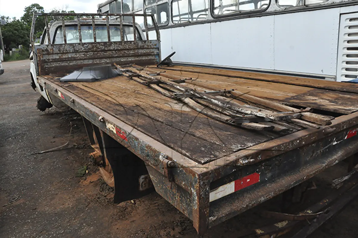 LOTE 033 - GM Chevrolet D40 CUSTON - 1990 1991 - Branca - GMM-8884