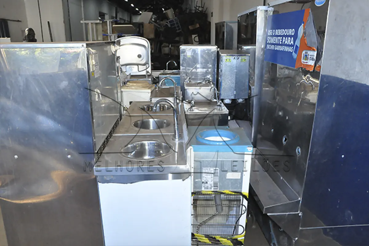 LOTE 014 - REFRIGERADORES, ELETRO DOMESTICOS E SUCATAS