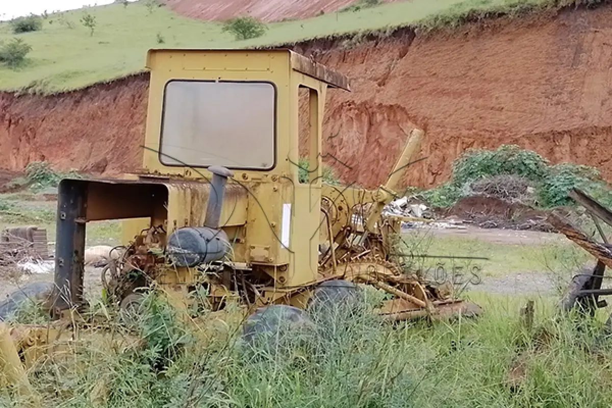 LOTE 001 - 01/02 PATROL CATER PILLAR 12 G - ANO 1994. 02/02 PATROL FIATALLIS PTK 321 ANO 1982.