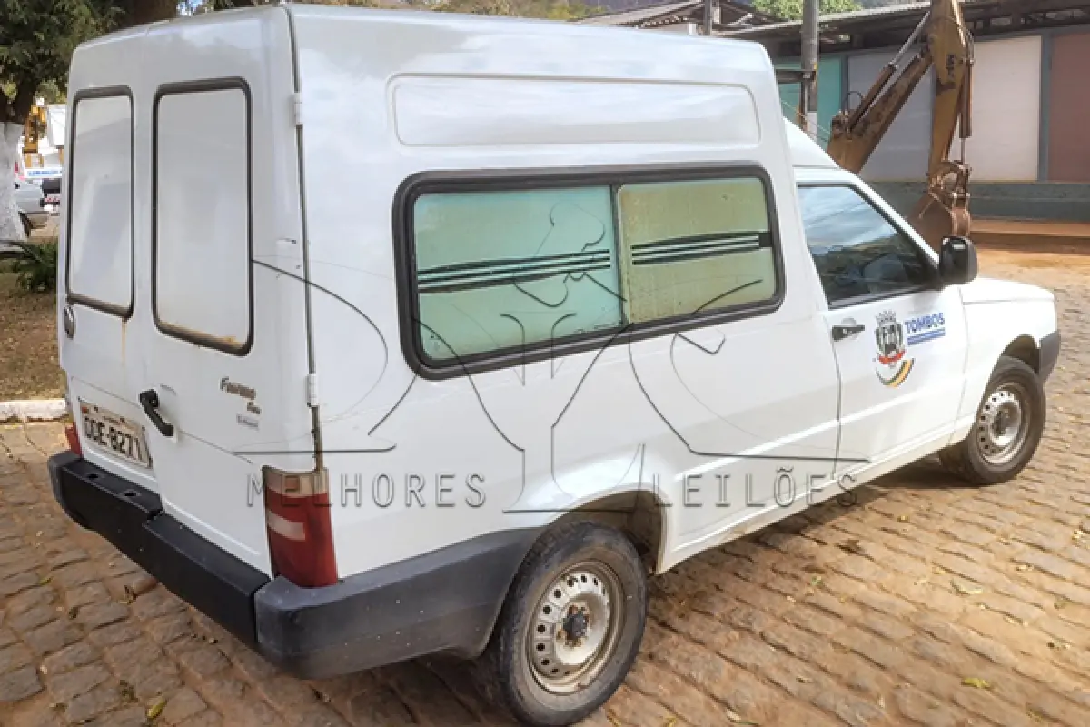 LOTE 001 - FIAT FIORINO ATENA AMB - ANO 2013 2013