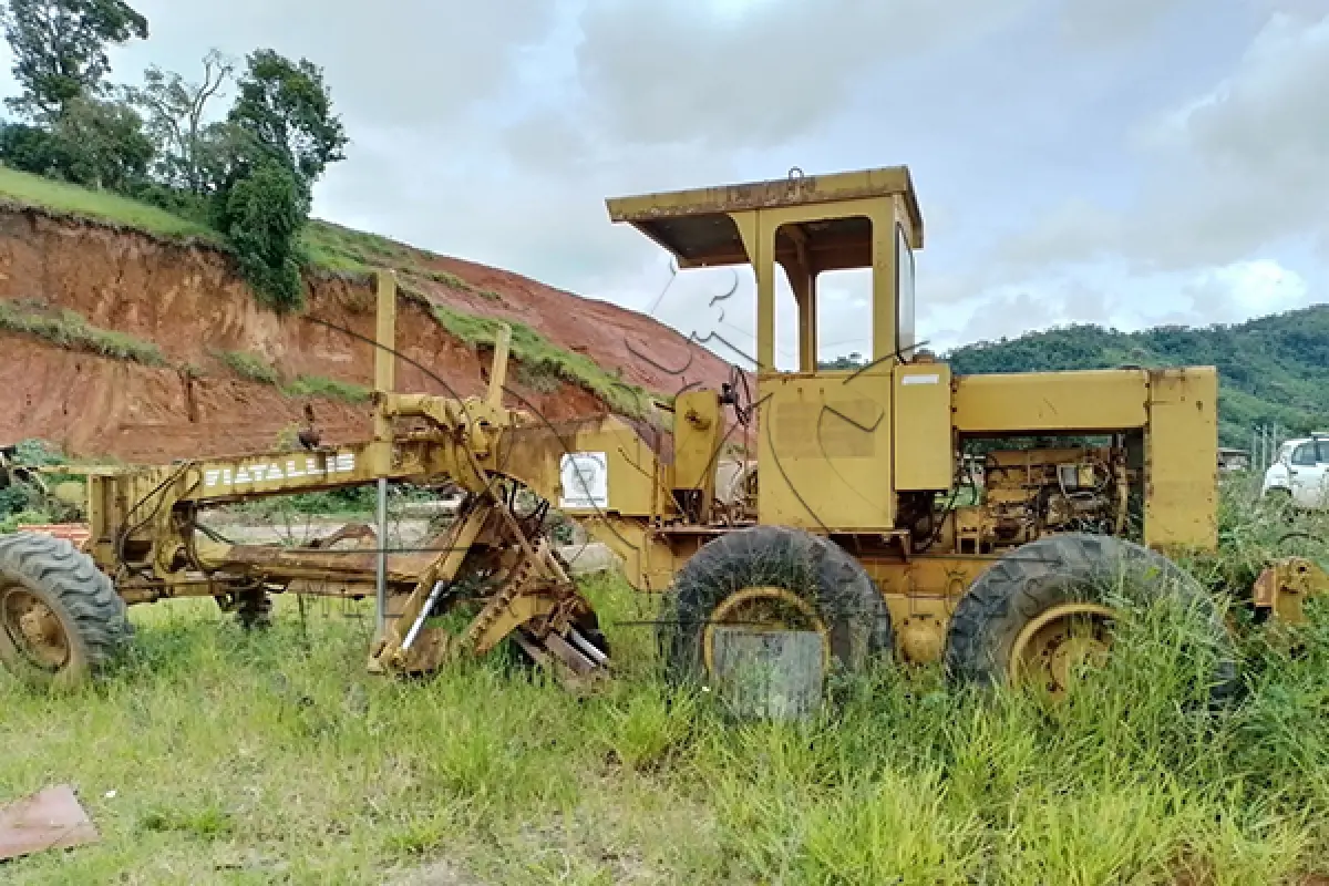 LOTE 001 - 01/02 PATROL CATER PILLAR 12 G - ANO 1994. 02/02 PATROL FIATALLIS PTK 321 ANO 1982.