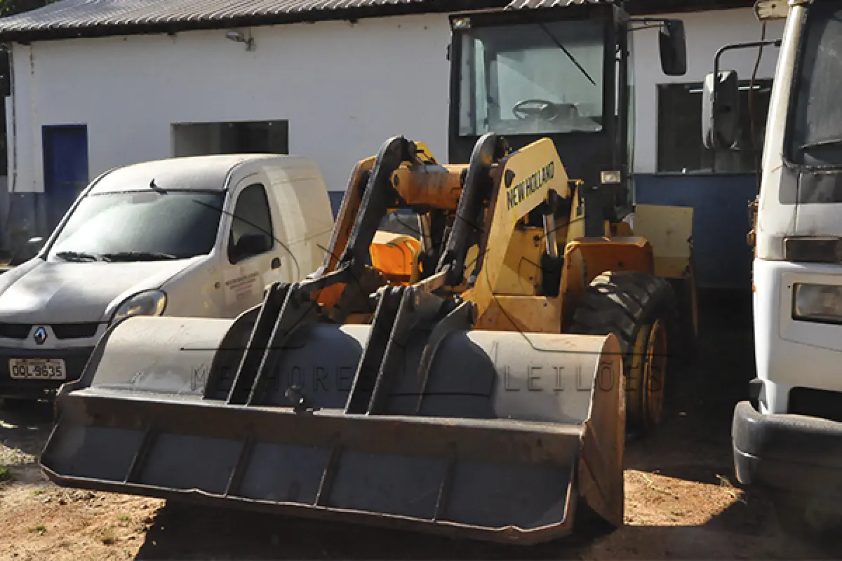 LOTE 009 - NEW HOLLAND 12D TURBO  ANO 2014