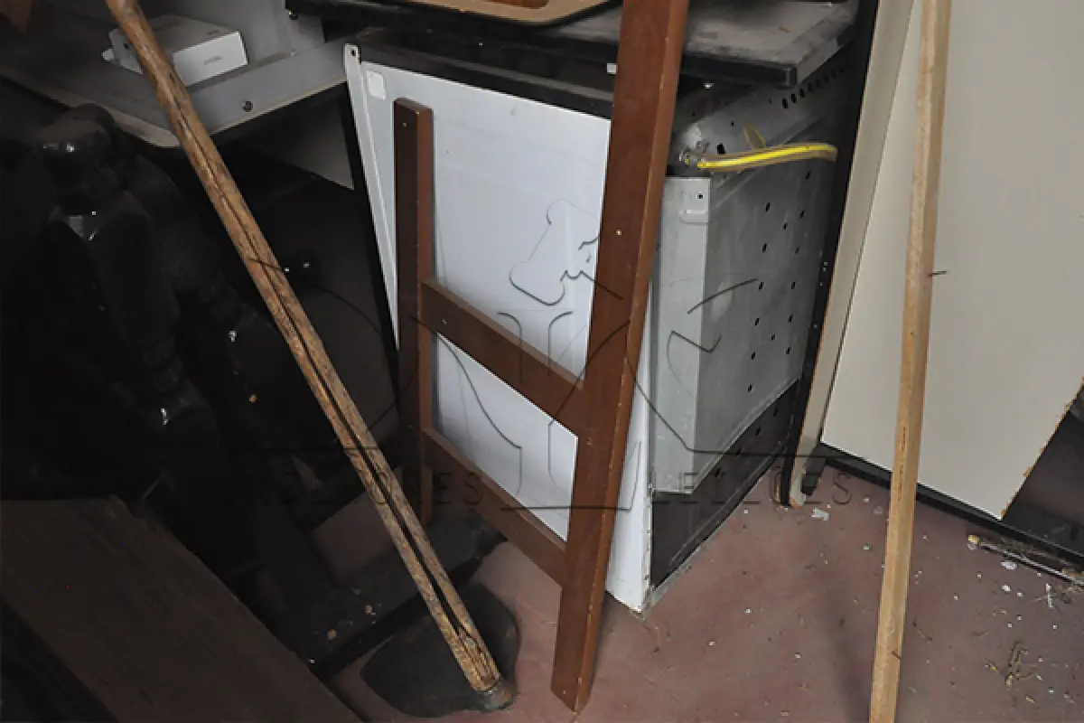 LOTE 049 - SUCATA -  ELETRODOMÉSTICO, MOBÍLIAS E DIVERSOS