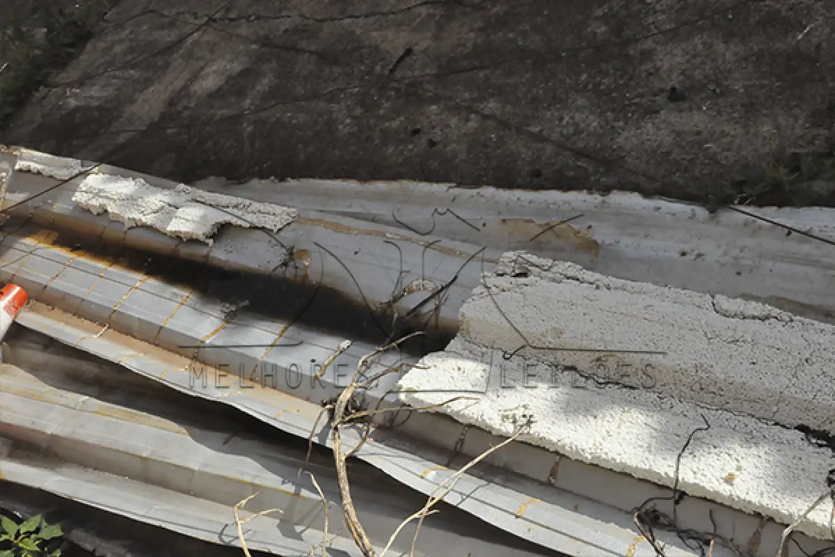 LOTE 010 - SUCATA - MONTANTE - FERRAGEM, PECA MECANICA E MATERIAL DE CONSTRUÇÃO