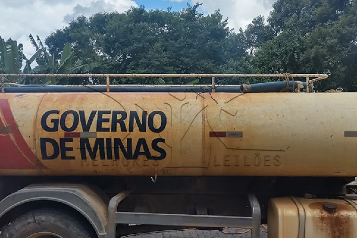 LOTE 008 - TANQUE DE AGUA PARA CAMINHÃO