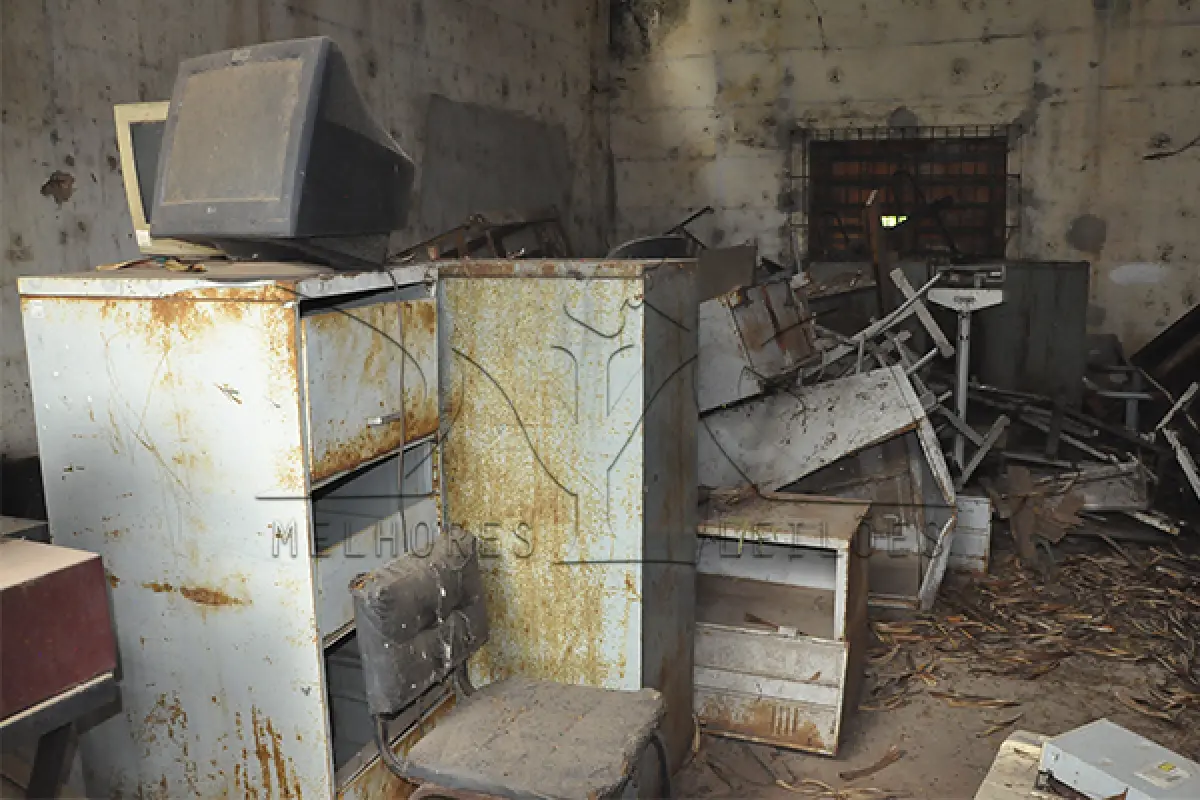 LOTE 049 - SUCATA -  ELETRODOMÉSTICO, MOBÍLIAS E DIVERSOS