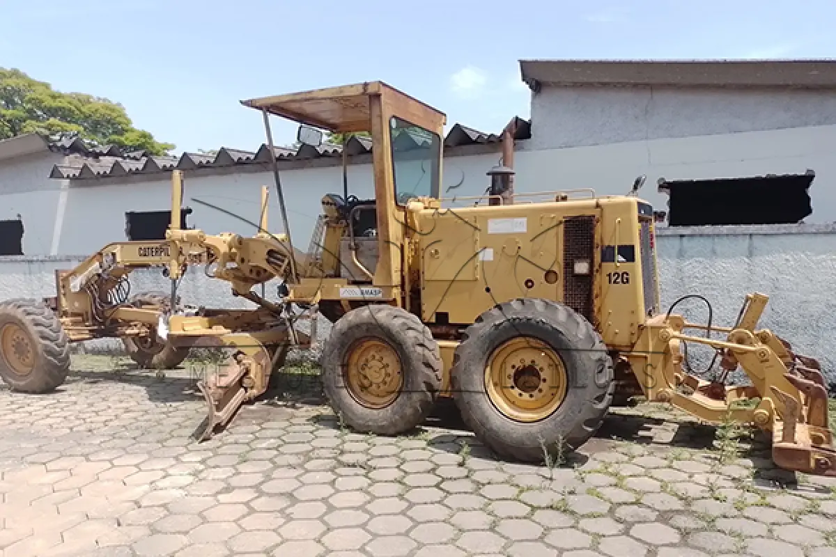 LOTE 001 - 01/02 PATROL CATER PILLAR 12 G - ANO 1994. 02/02 PATROL FIATALLIS PTK 321 ANO 1982.