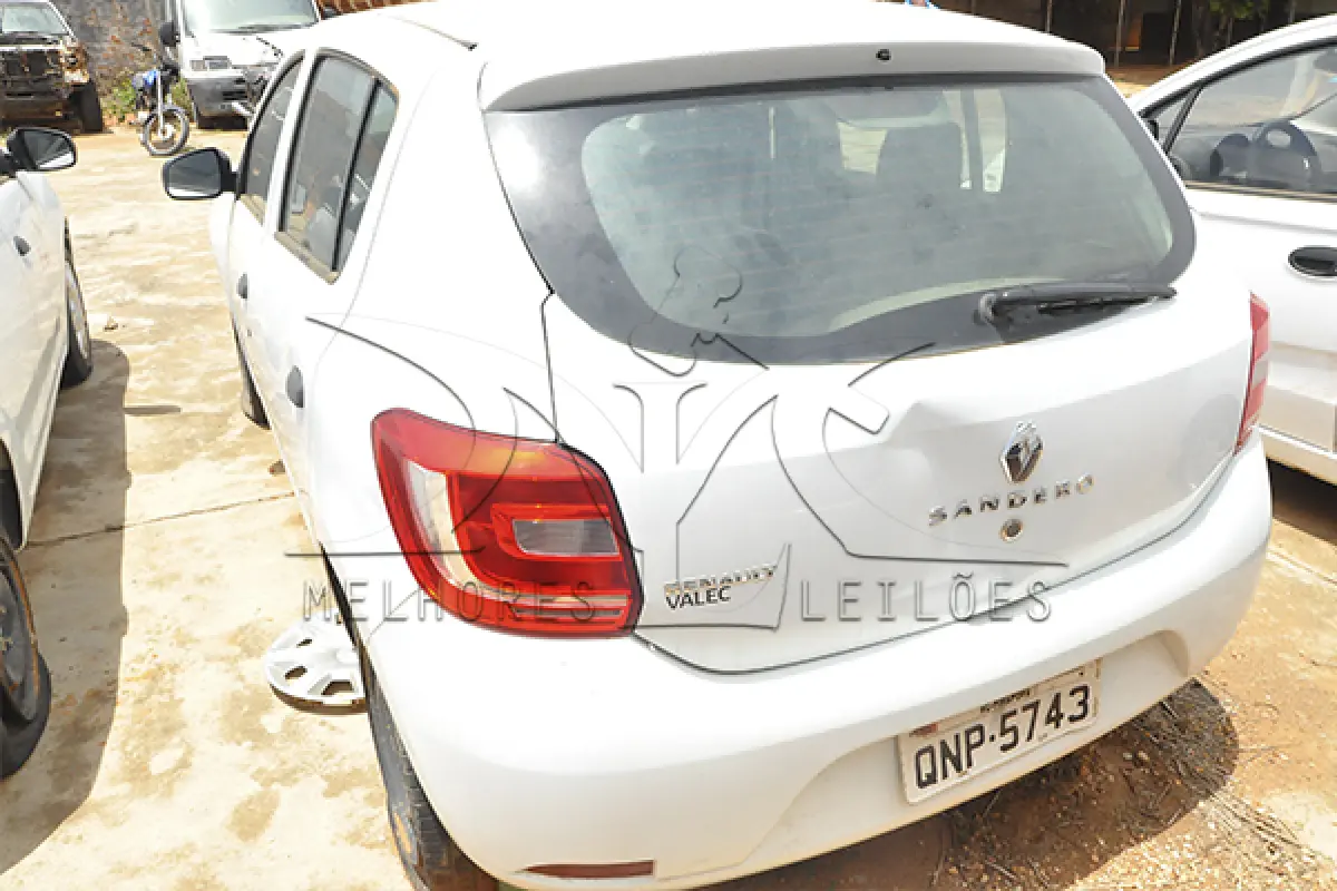 LOTE 033 - RENAULT SANDERO AUTH 10 - PLACA QNP-5743 - ANO 2017 2018