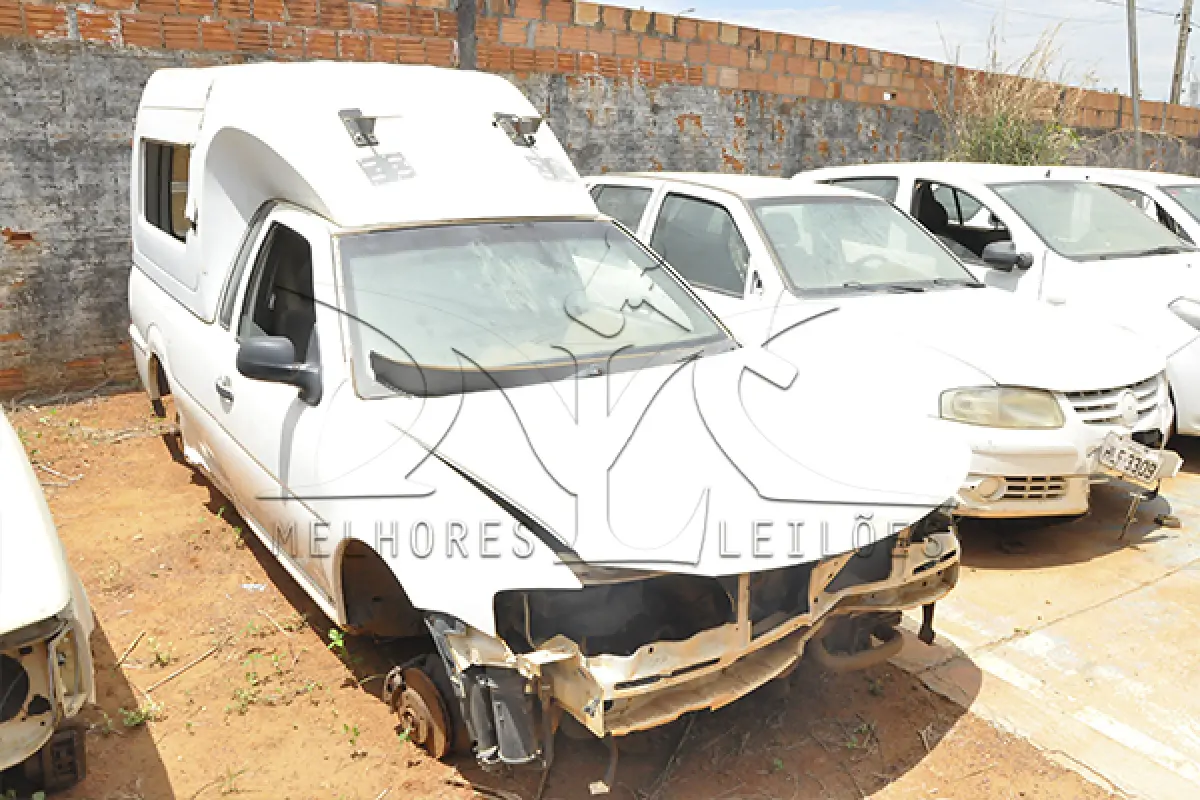 LOTE 030 - VW SAVEIRO AMBULANCIA 1.6 - PLACA HMN-7951 - ANO 2007 2008