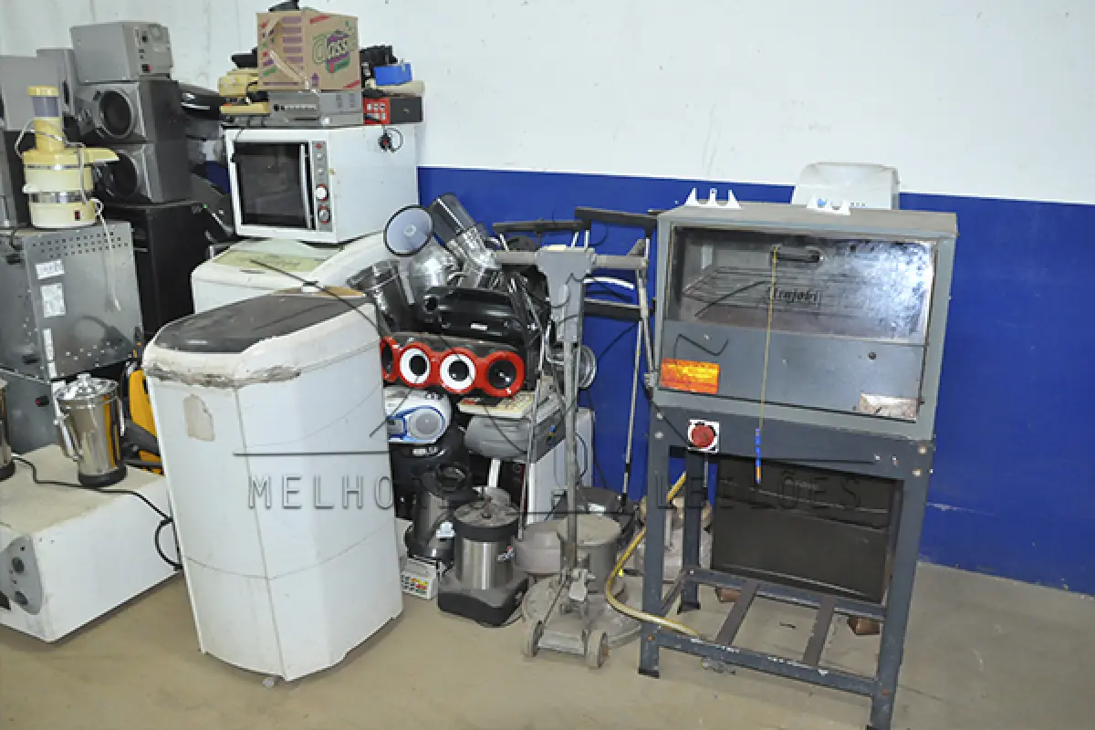 LOTE 013 - ELETRICA, ELETRONICA, NOVOS E SUCATAS