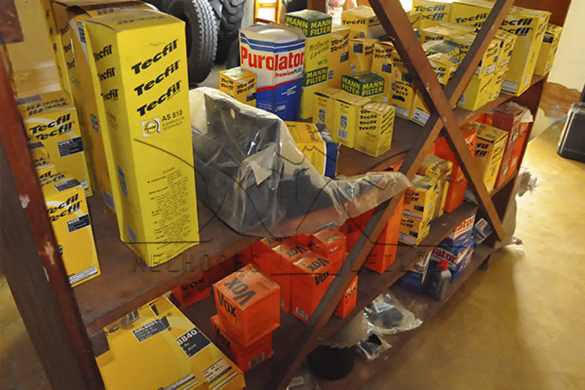 LOTE 012 - MONTANTE - PEÇAS AUTOMOTIVAS