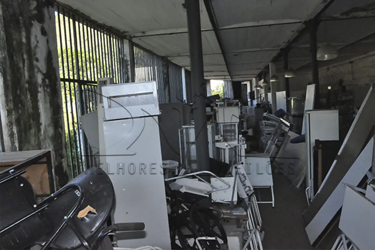 LOTE 016 - DERIVADA EDUCAÇÃO - FERRAGEM, MATERIAIS E ETC