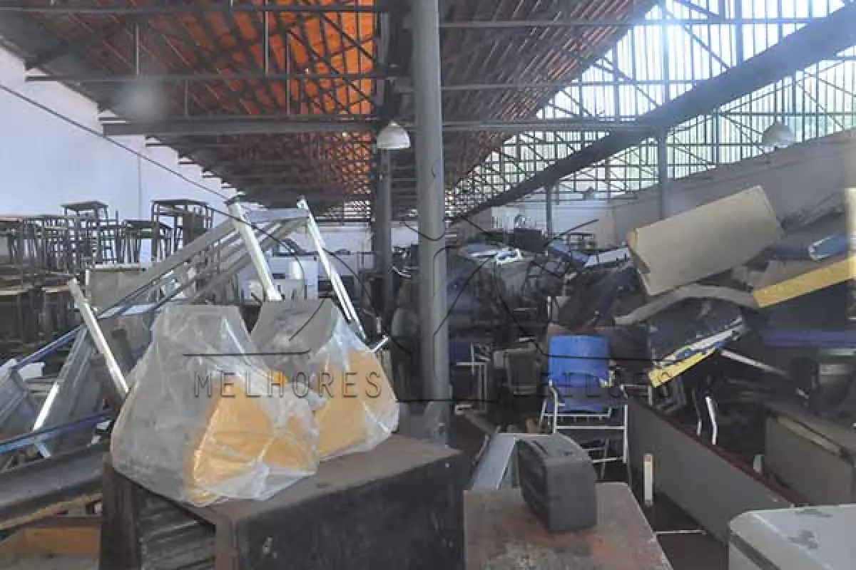 LOTE 017 - DERIVADA SAUDE - FERRAGEM, MATERIAIS E ETC