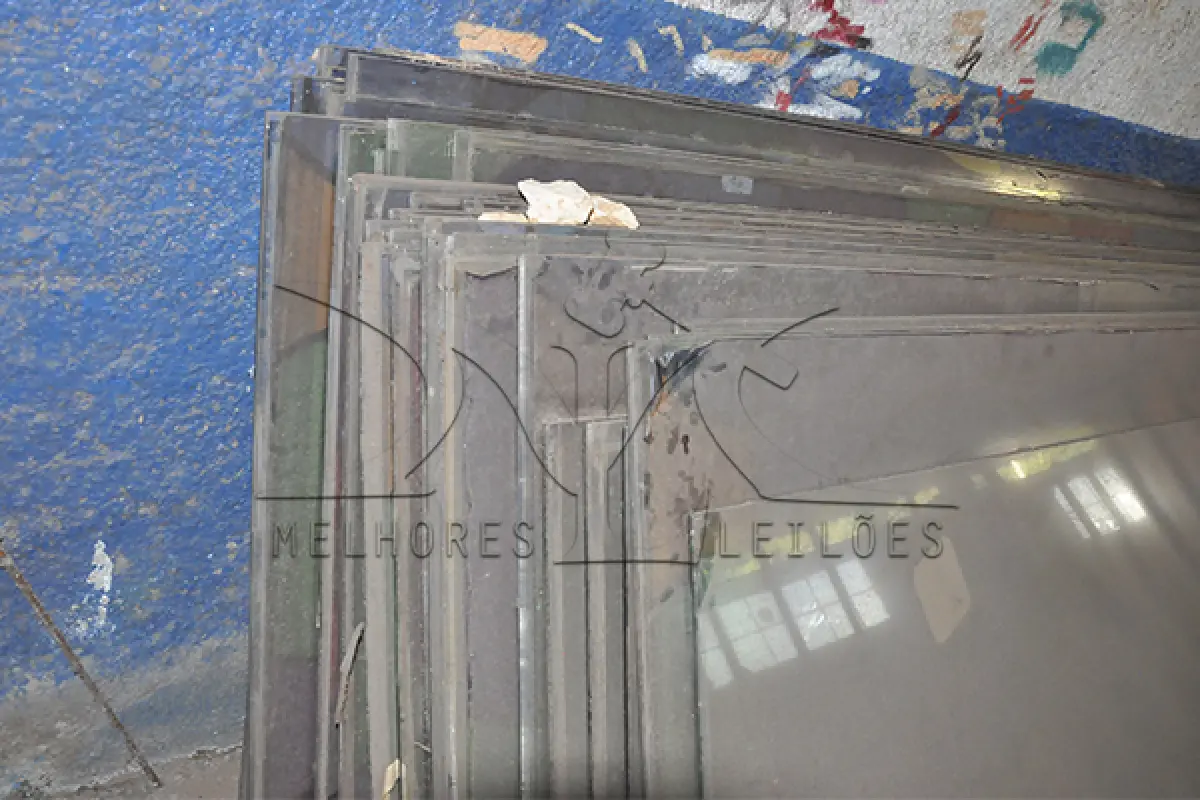 LOTE 010 - SUCATA DE VIDROS