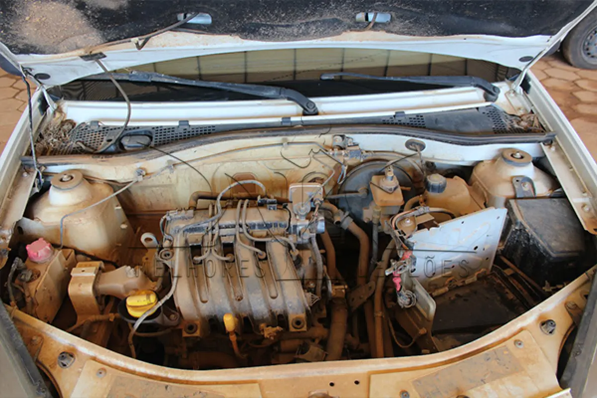 LOTE 003 - RENAULT SANDERO AUT1610V- PLACA OQM-8233 - ANO 2013-2014