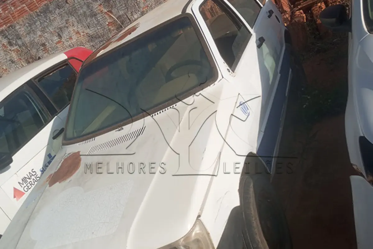 LOTE 039 - FIAT UNO MILLE FIRE FLEX - PLACA HMG-6206 - ANO 2006 2006