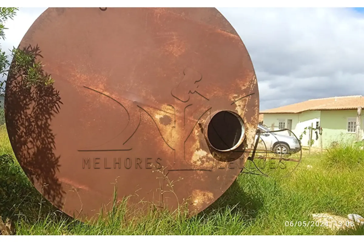 LOTE 014 - SUCATA  AGRÍCOLA DIVERSOS EQUIPAMENTOS