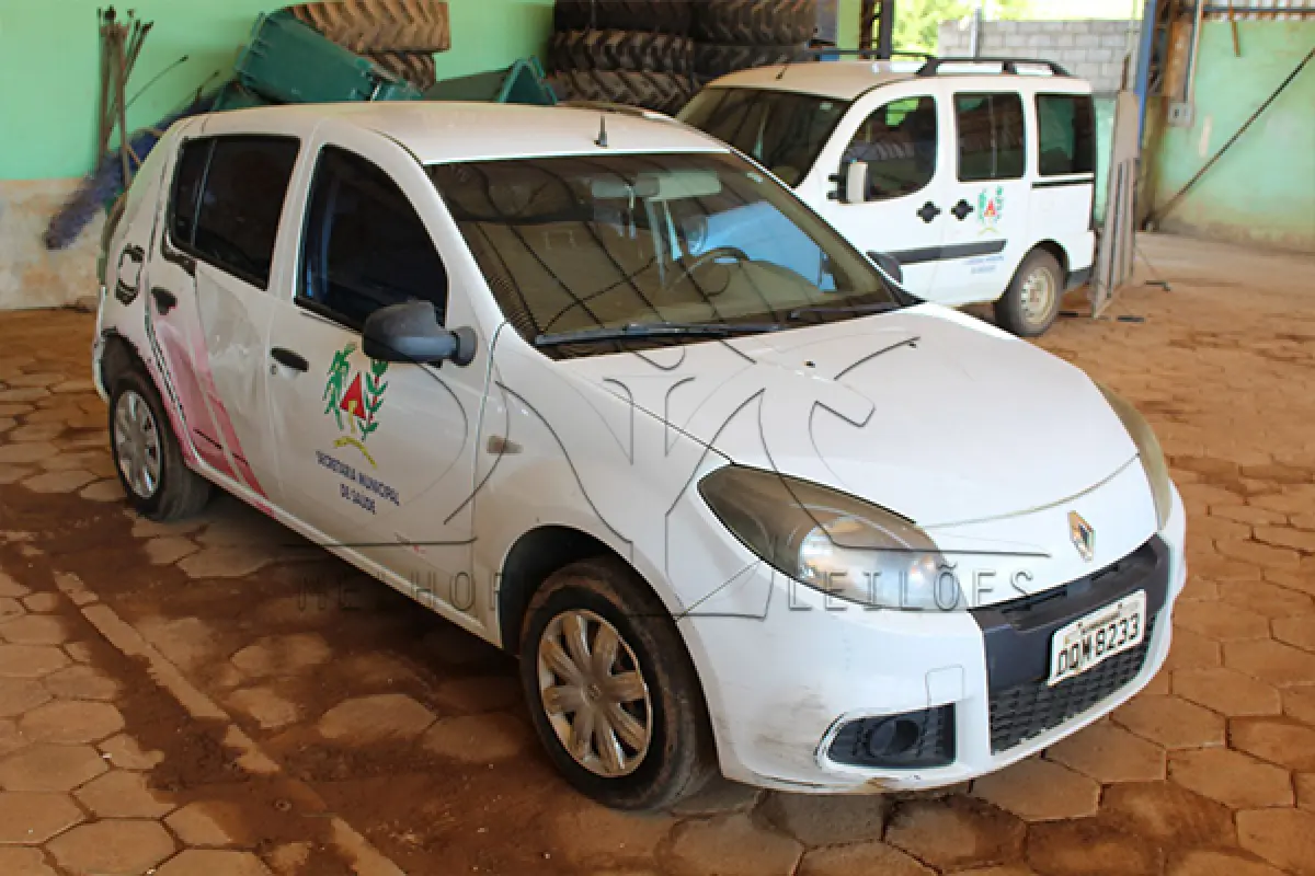 LOTE 003 - RENAULT SANDERO AUT1610V- PLACA OQM-8233 - ANO 2013-2014