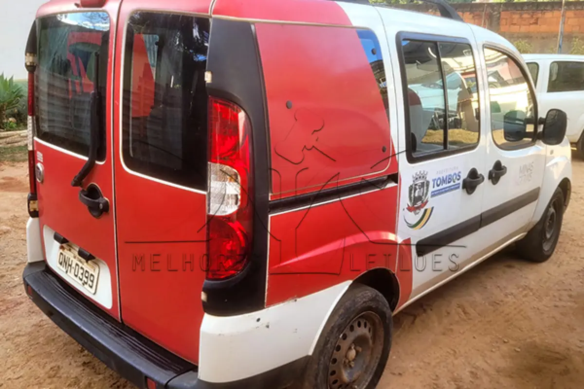 LOTE 011 - FIAT DOBLO ESSENCE 7L E - ANO 2017 2017