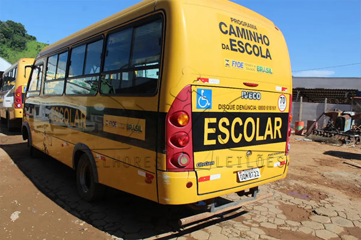 LOTE 008 - ONIBUS IVECOCITYCLASS-PLACA OQM 8722-ANO 2013-2013