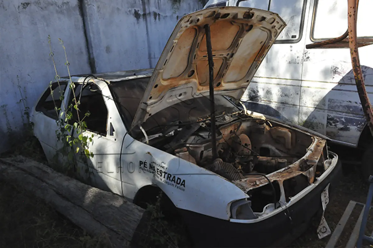 LOTE 006 - VW GOL 1.0 - PLACA GUR-0599