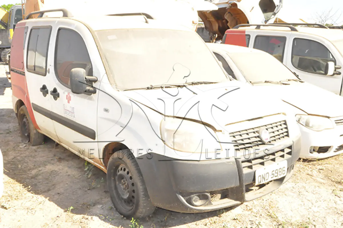 LOTE 019 - FIAT DOBLO ESSENCE 7L E - ANO 2017 2017 - PLACA QNO-5986