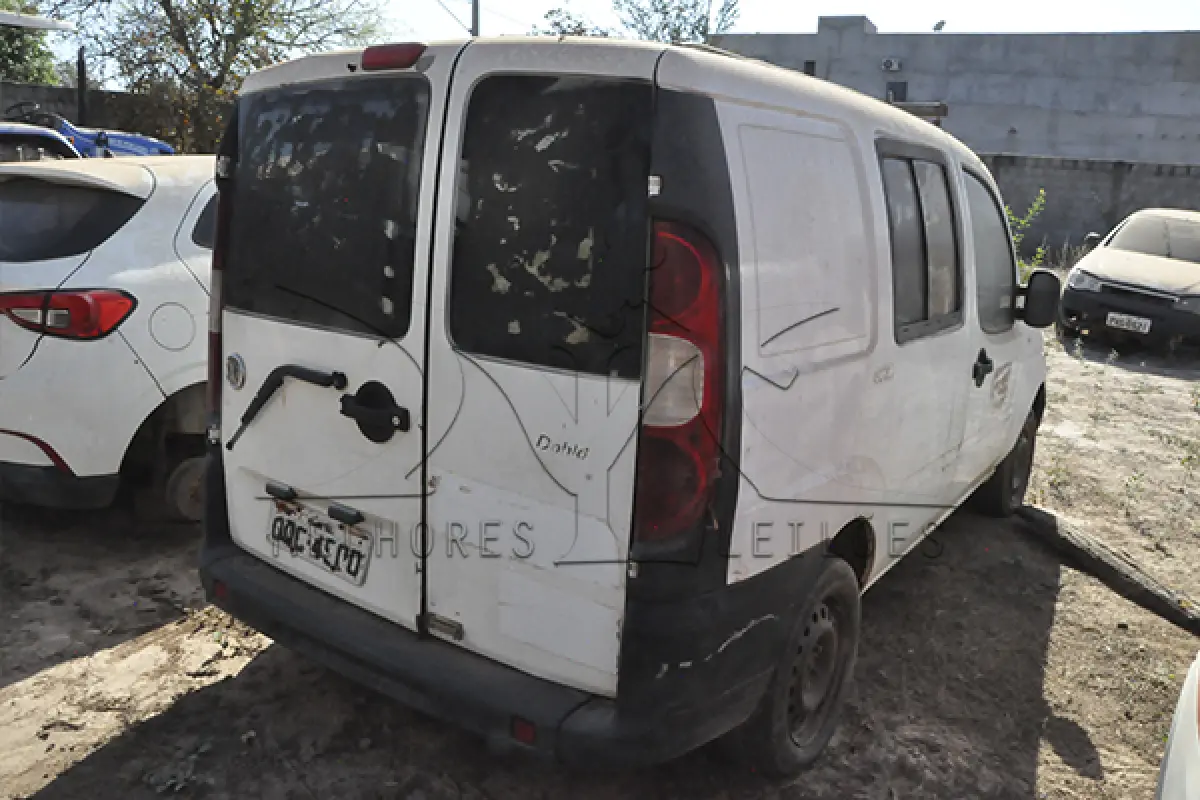 LOTE 022 - FIAT DOBLO 1.8 ATENA AMB - ANO 2013 2013 - PLACA OQC-4900