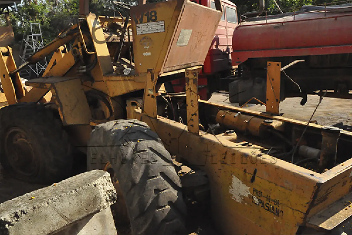 LOTE 022 - SUCATA - MAQUINA CASE W18 - CHASSI IHF0014751