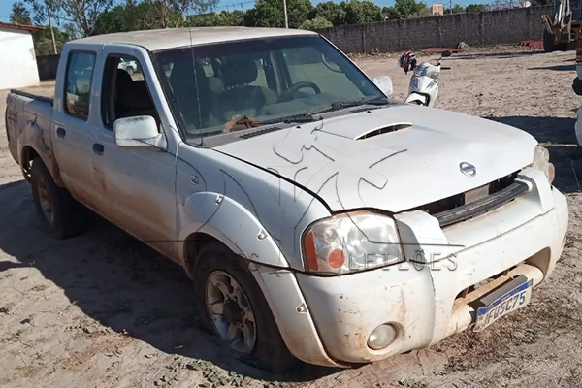 LOTE 002 - NISSAN FRONTIER 4X4 SE - ANO 2004 2004 - PLACA JFQ5C75