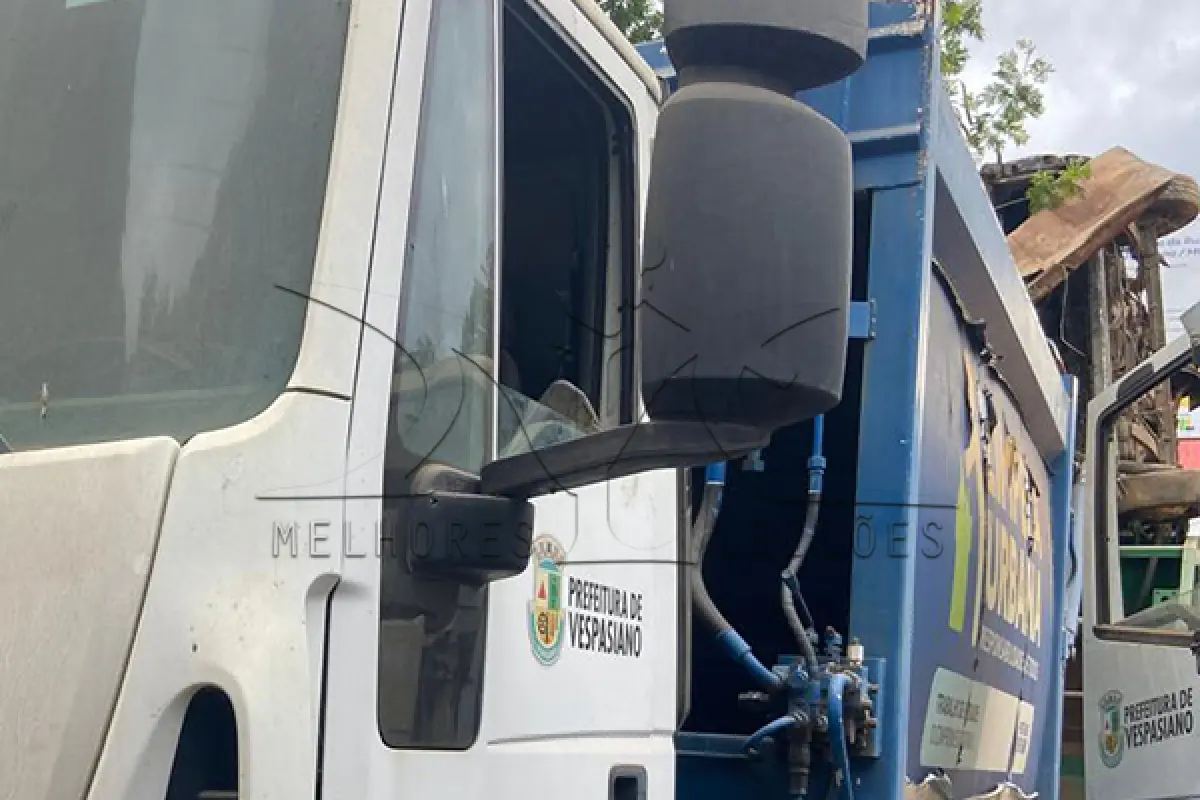 LOTE 015 - IVECO TECTOR 170E21 - ANO 2016 2017 - PLACA PYD-5036