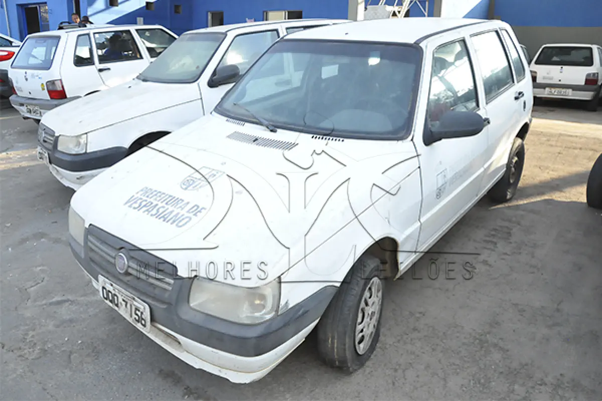 LOTE 002 - FIAT UNO MILLE ECONOMY - ANO 2013 2013 - PLACA OQQ-7156