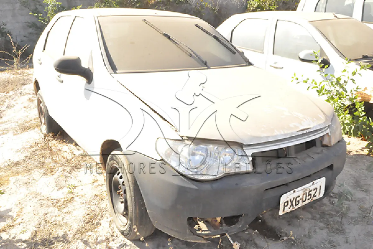 LOTE 005 - FIAT PALIO FIRE - ANO 2015 2016 - PLACA PXG-0521