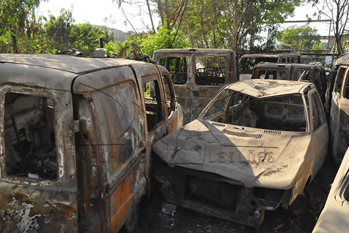 LOTE 026 - SUCATAS 12 VEICULOS - CERTIDÃO DE BAIXA DETRAN