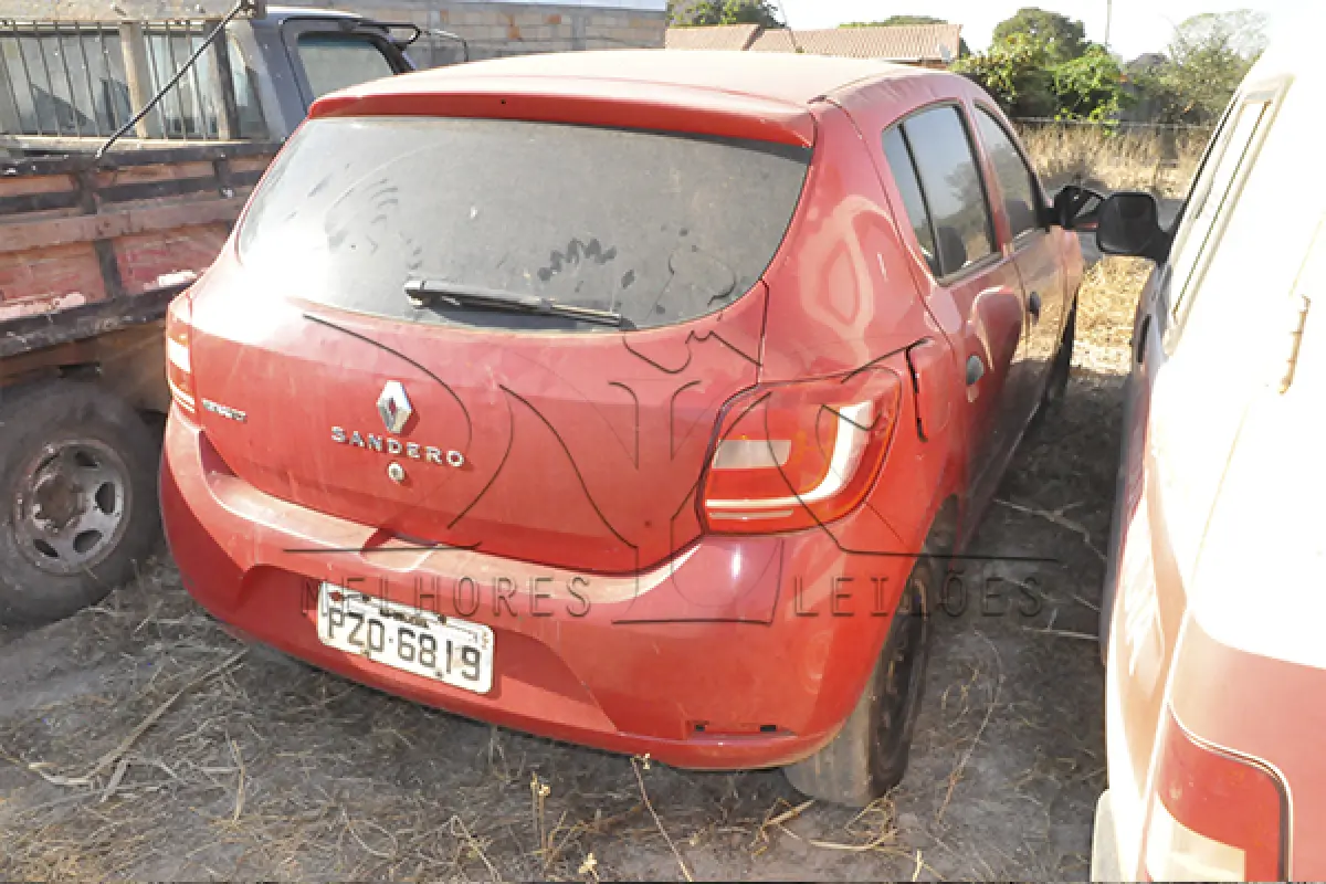 LOTE 015 - RENAUT SANDEIRO AUTH 10 - ANO 2017 2017 - PLACA PZO-6819