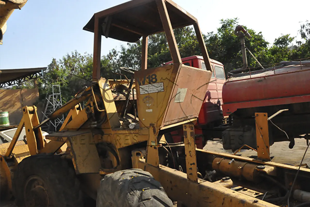 LOTE 022 - SUCATA - MAQUINA CASE W18 - CHASSI IHF0014751