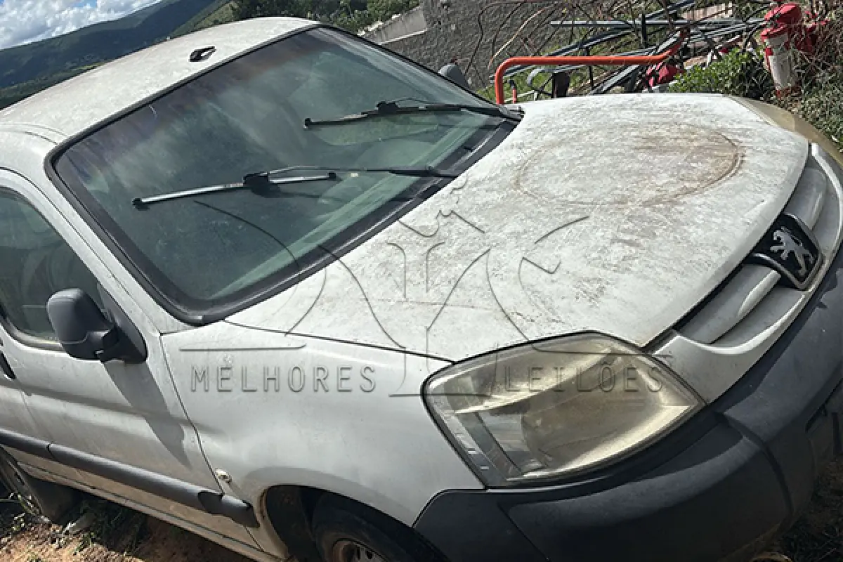 LOTE 012 - I PEUGEOT PRT MODIFICAR - PLACA OQZ2904 - ANO 2013 2013