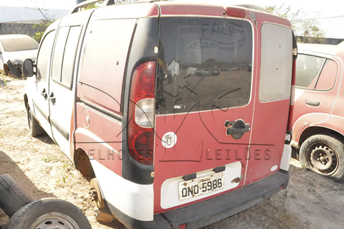 LOTE 019 - FIAT DOBLO ESSENCE 7L E - ANO 2017 2017 - PLACA QNO-5986
