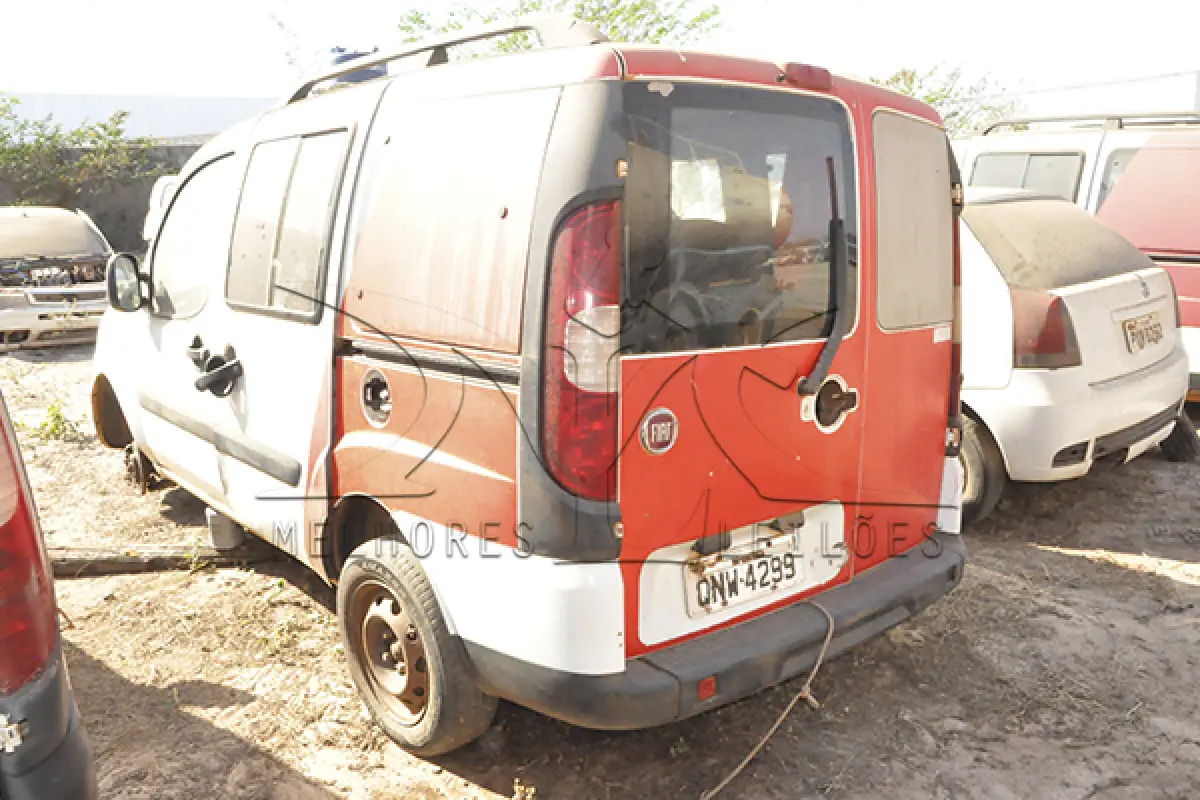 LOTE 020 - FIAT DOBLO ESSENCE 7L E - ANO 2017 2017 - PLACA QNW-4299