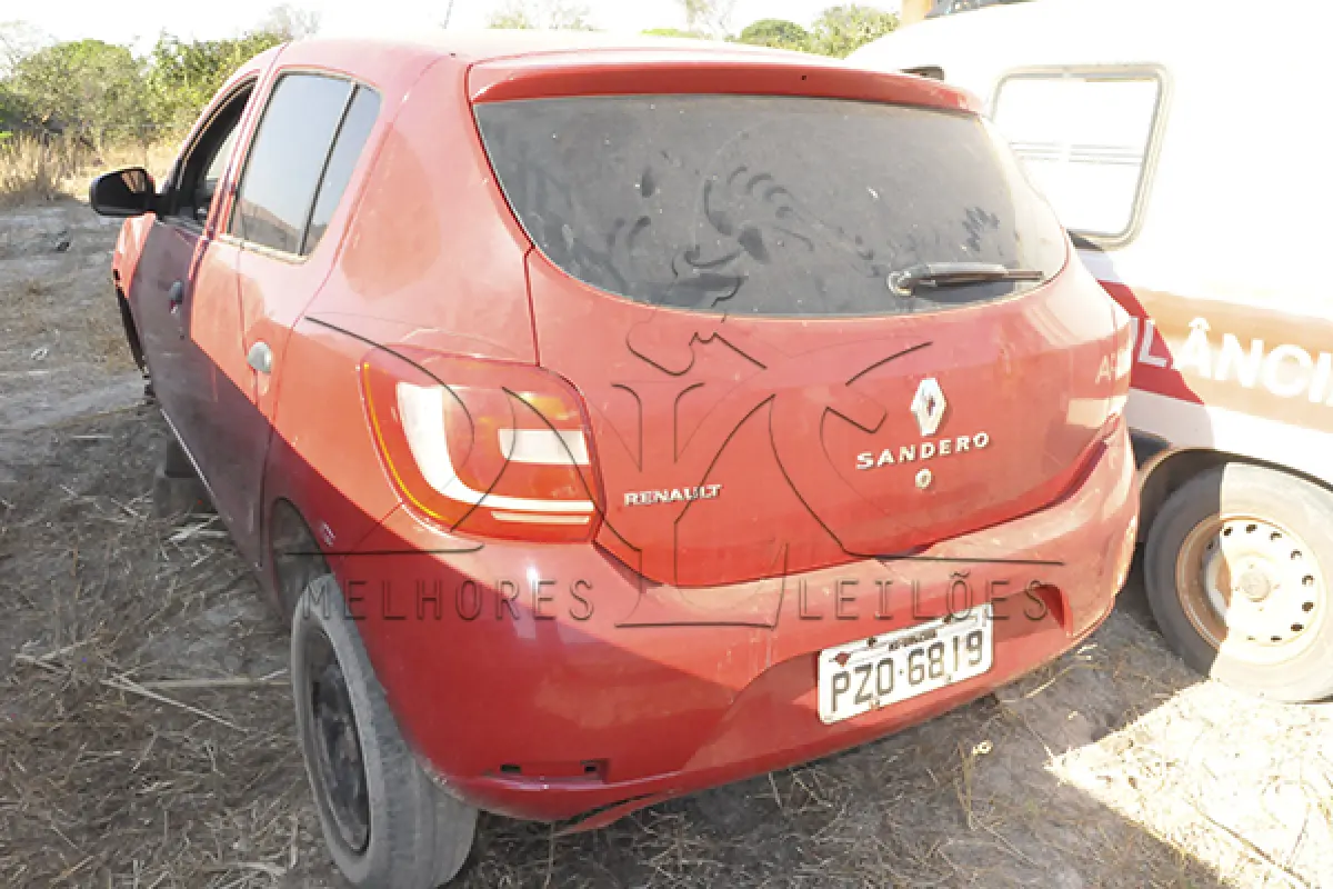 LOTE 015 - RENAUT SANDEIRO AUTH 10 - ANO 2017 2017 - PLACA PZO-6819