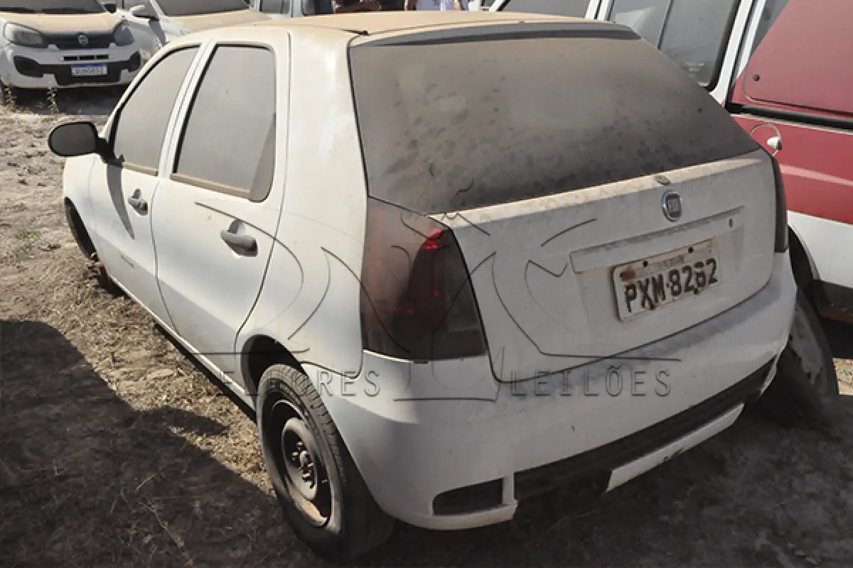 LOTE 004 - FIAT PALIO FIRE - ANO 2016 2016 - PLACA PXM-8262