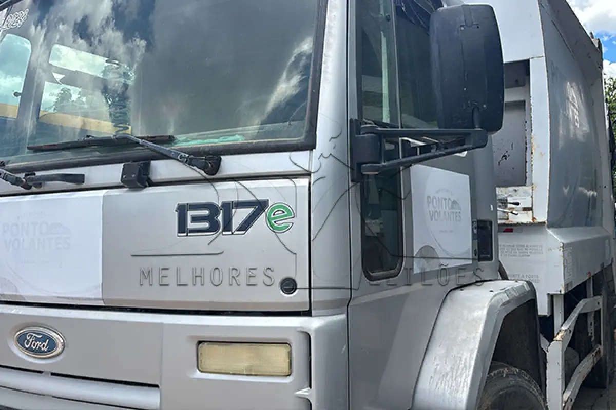 LOTE 014 - FORD 1317 E - PLACA HBZ0289 - ANO 2009 2009